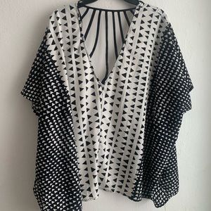 Cardigan Black and White